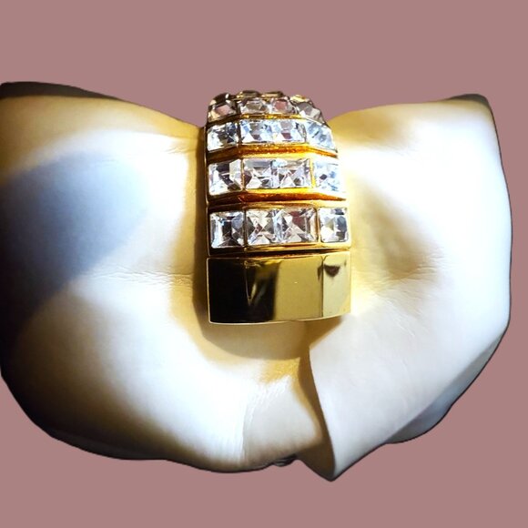 Versales Gold and Exquisite Cuff-Hinged Japanese Watch with Rhinestones EUC - Picture 4 of 14